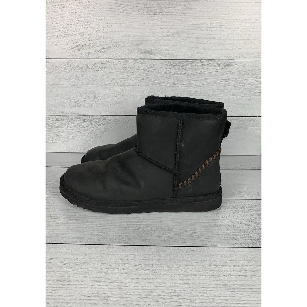 UGG Australia Men's 8 Classic Mini Stitch Deco Black Leather Stitching Boots